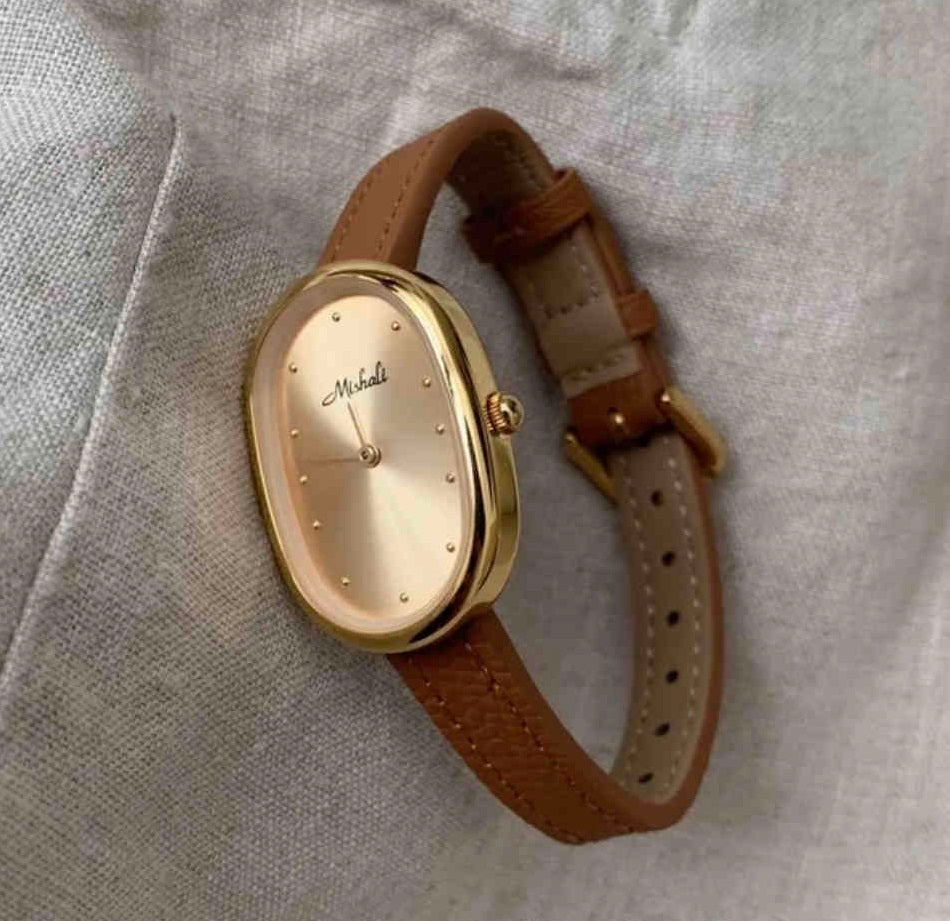 Women’s Retro Round Quartz Watch | Woven Strap | Gold | Elegant