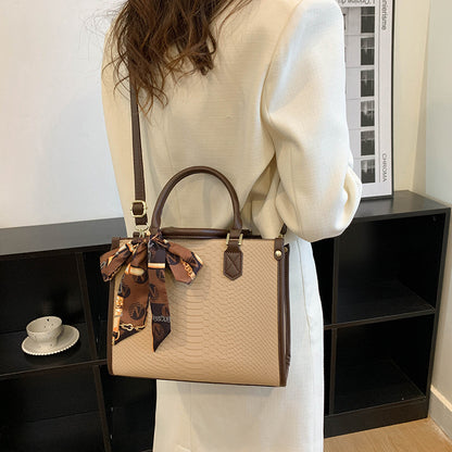Women’s Tote Bag | Chain | Large Capacity | Fashion
