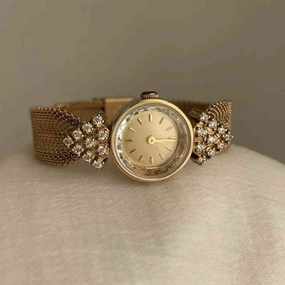 Women’s Retro Round Quartz Watch | Woven Strap | Gold | Elegant