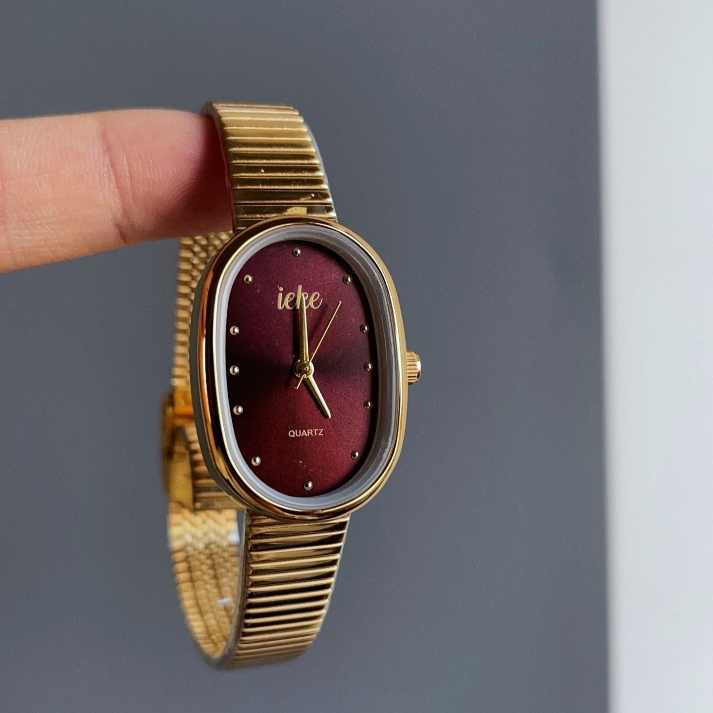 Women’s Retro Chain Quartz Watch | Ankela Red | Vintage | Elegant