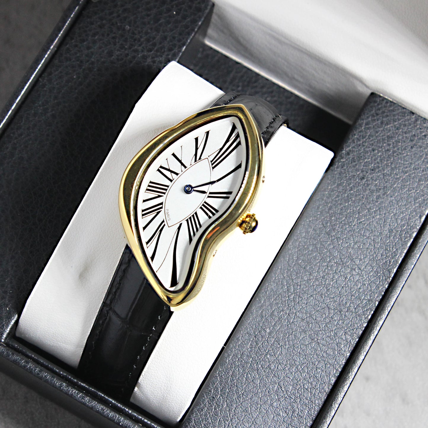 Women’s Y2K Alien Leather Strap Watch – Retro Melted Design Quartz Fashion Wristwatch