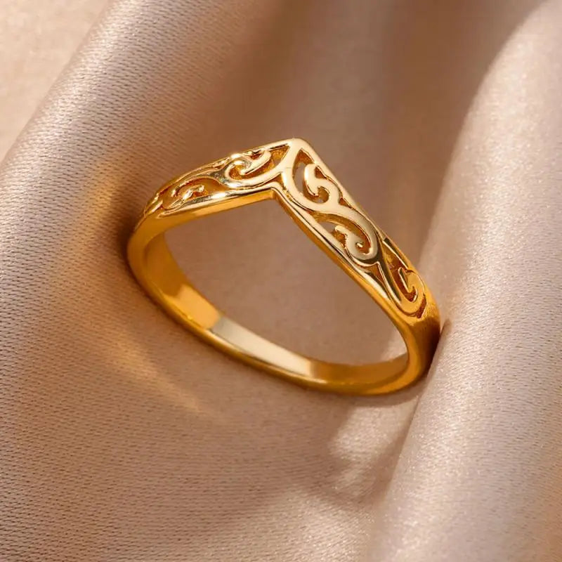 Women’s Stainless Steel Heart Ring – Gold Vintage Waterproof Jewelry Gift