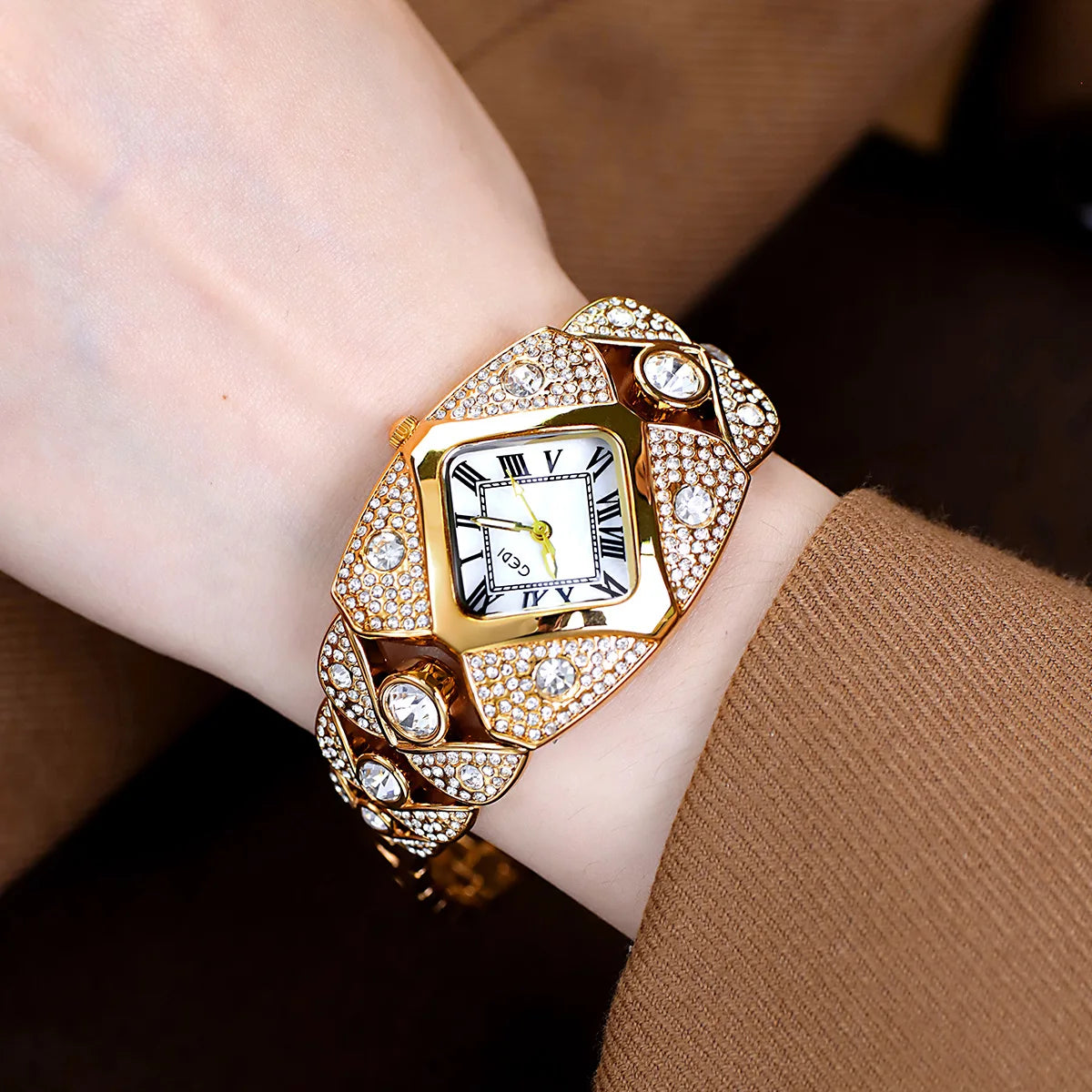 Women’s Diamond Inlaid Quartz Watch | Light Luxury | Waterproof | Gift