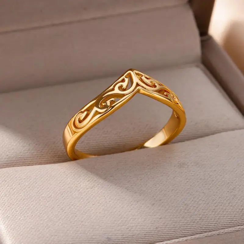 Women’s Stainless Steel Heart Ring – Gold Vintage Waterproof Jewelry Gift
