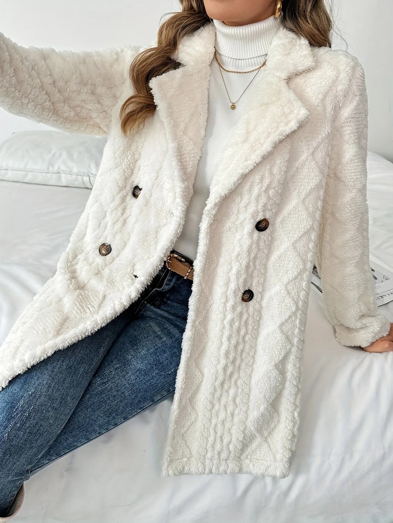 Women’s White Plush Warm Outerwear – Thick Soft Winter Coat with Long Sleeves
