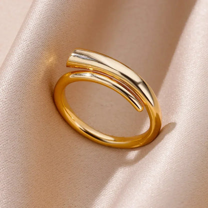 Women’s Stainless Steel Heart Ring – Gold Vintage Waterproof Jewelry Gift