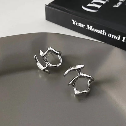 Women’s Fashion Punk Irregular Liquid Earrings – Y2K Metal Hollow Clip-On Statement Jewelry for Party & Street Style