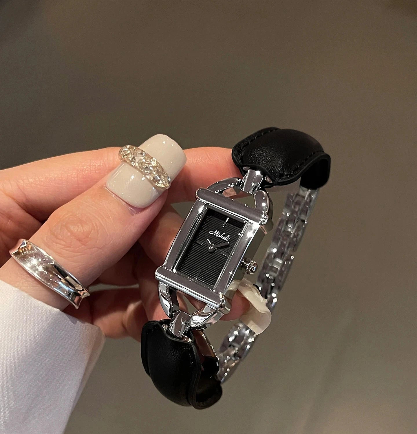 Women’s Retro Quartz Watch | Luxury | High End | Elegant