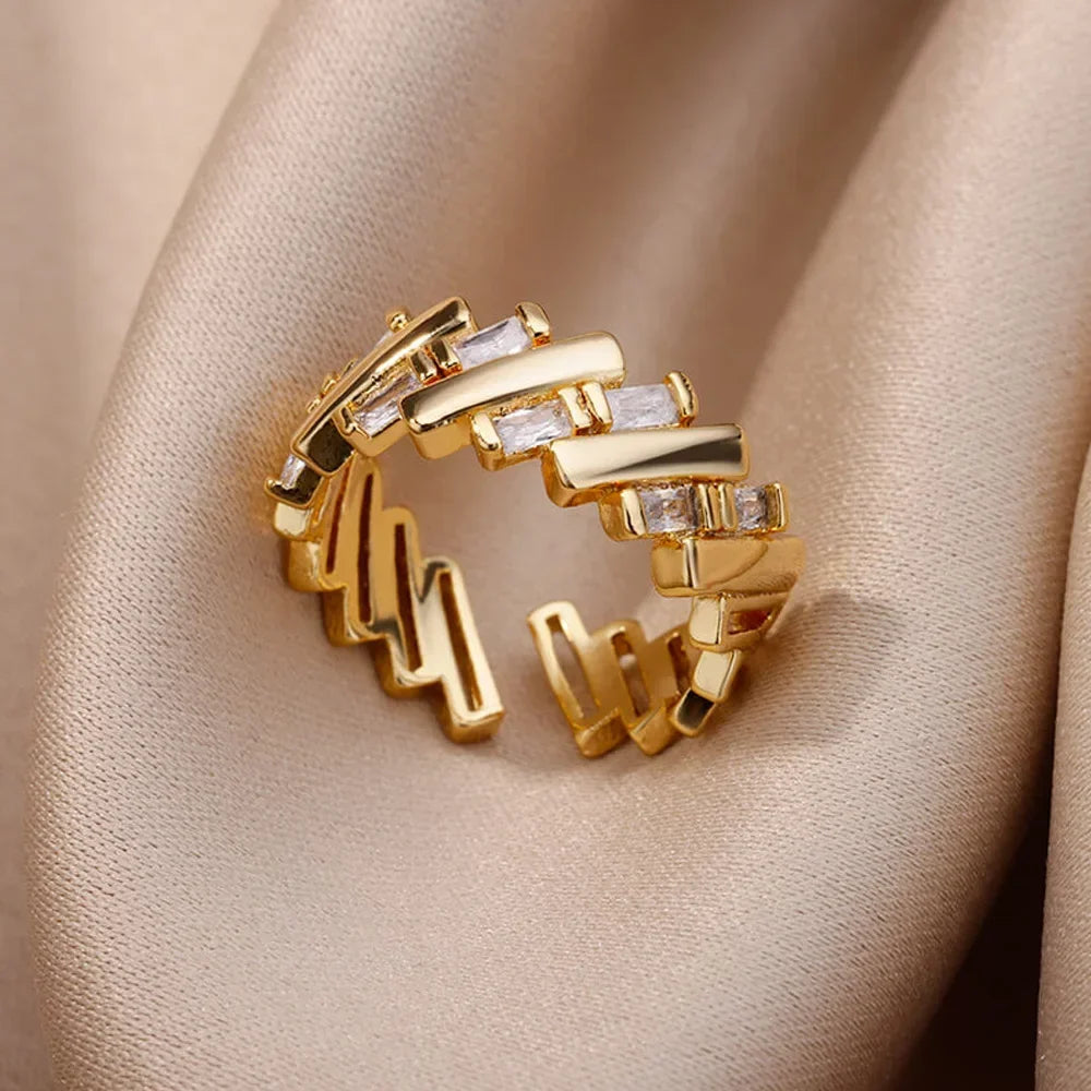 Women’s Stainless Steel Heart Ring – Gold Vintage Waterproof Jewelry Gift