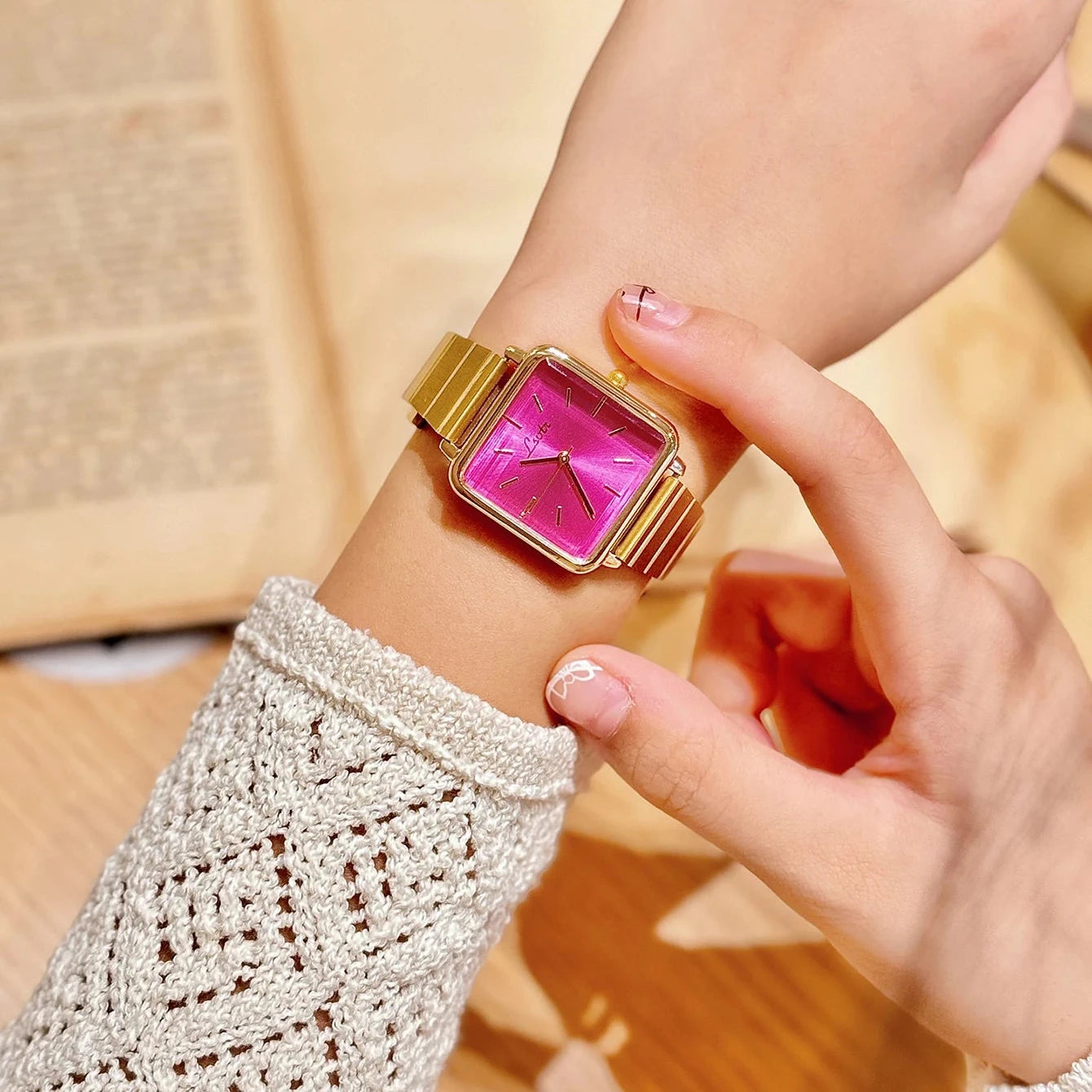 Women’s Gold Square Quartz Watch | Retro | Waterproof | Elegant