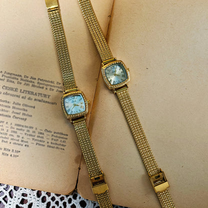 Women’s French Vintage Quartz Watch | Elegant | Gold Dial | Copper Band