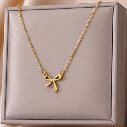 Women’s Jewelry Hollow Oval Pendant Necklace | Geometric | Gold Tone | Party