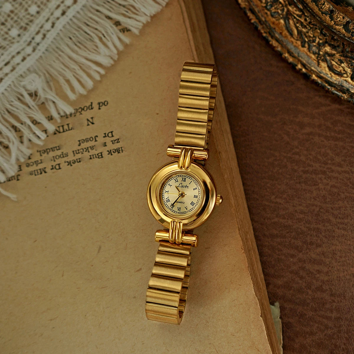 Women’s French Retro Small Dial Quartz Watch | Roman Scale | Waterproof | Elegant