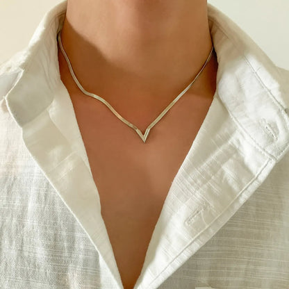 Women’s Jewelry Flat Snake Chain Choker Necklace | Steampunk | V Pendant | Unisex
