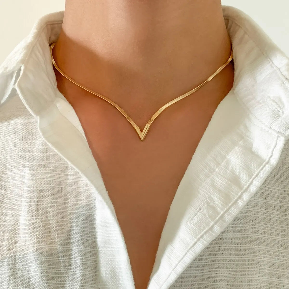 Women’s Jewelry Flat Snake Chain Choker Necklace | Steampunk | V Pendant | Unisex