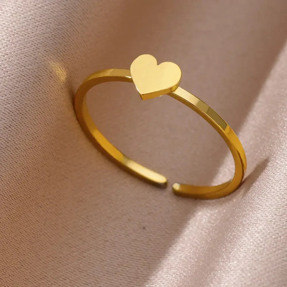 Women’s Stainless Steel Heart Ring – Gold Vintage Waterproof Jewelry Gift