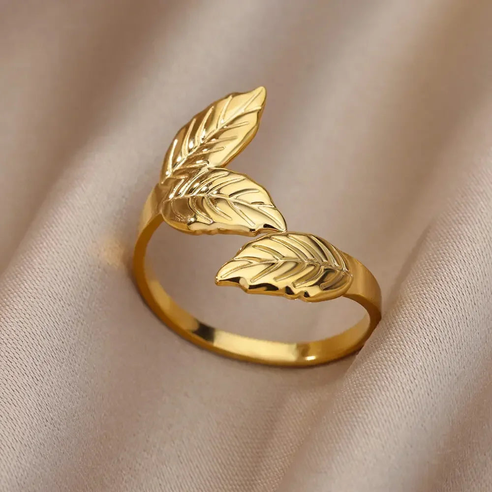 Women’s Stainless Steel Heart Ring – Gold Vintage Waterproof Jewelry Gift