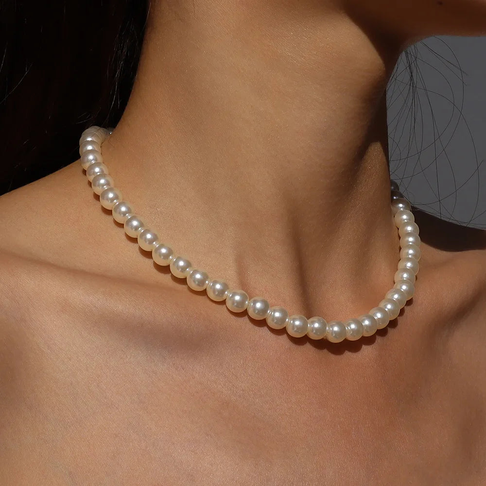 Women’s Elegant Pearl Choker Necklace – White Imitation Pearl Statement Jewelry