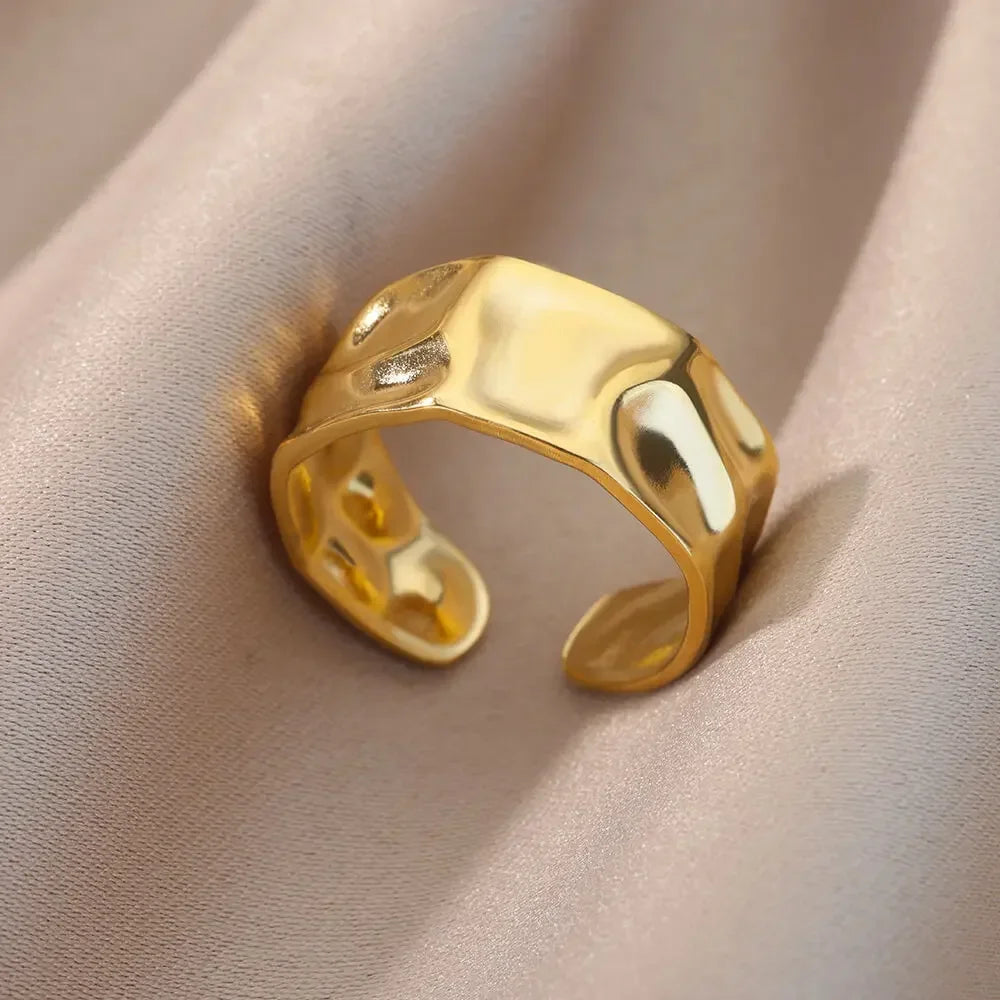 Women’s Stainless Steel Heart Ring – Gold Vintage Waterproof Jewelry Gift
