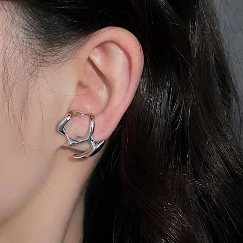 Women’s Fashion Punk Irregular Liquid Earrings – Y2K Metal Hollow Clip-On Statement Jewelry for Party & Street Style